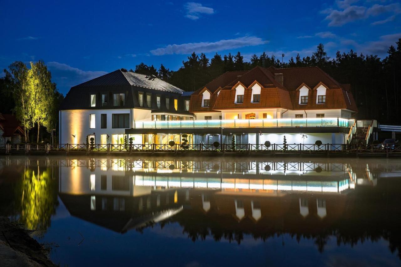 Debowy Dwor Hotel Ruda Rozaniecka Exterior photo