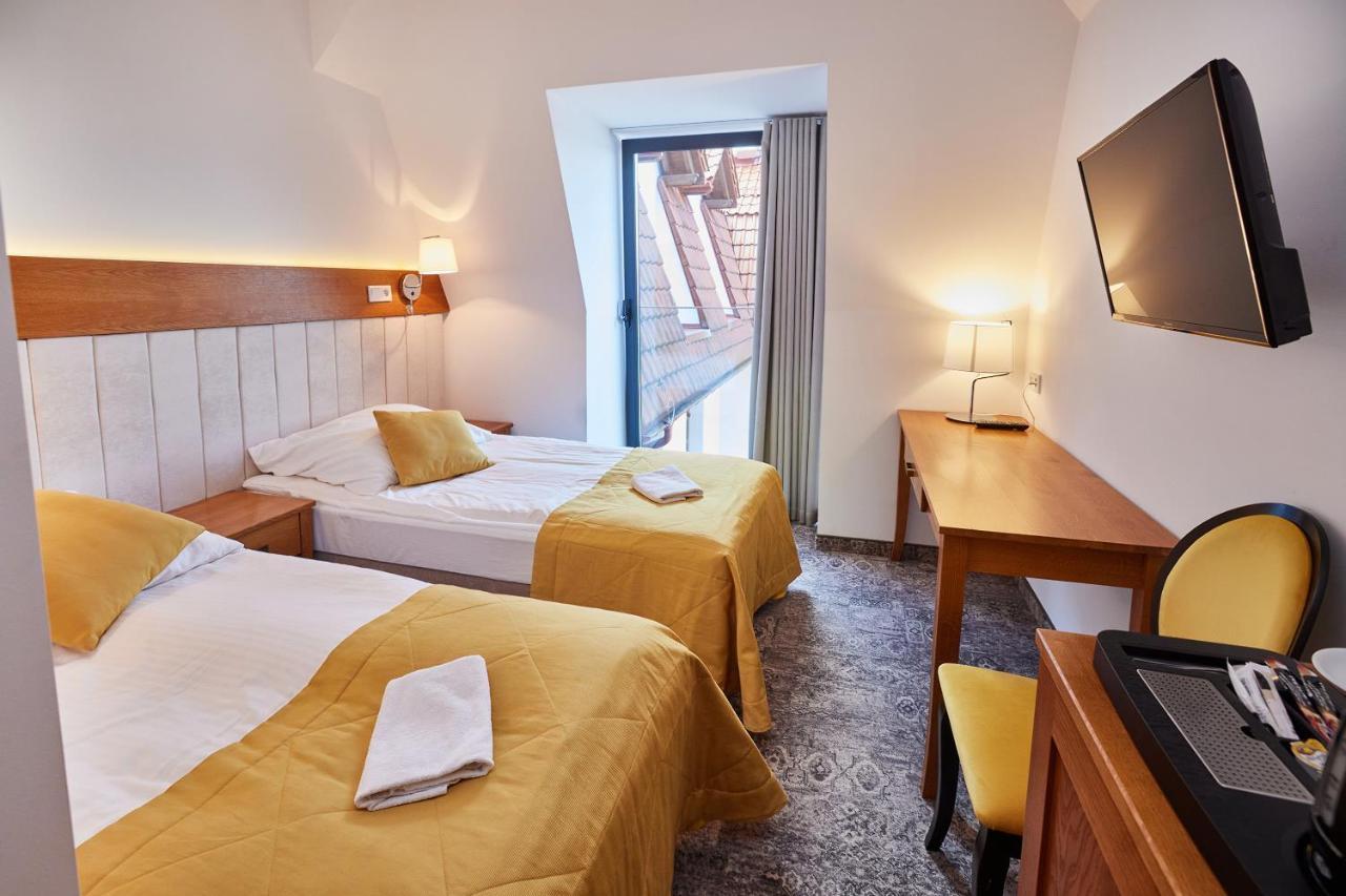 Debowy Dwor Hotel Ruda Rozaniecka Room photo