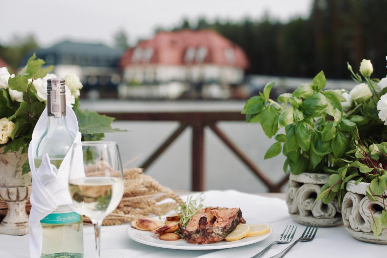 Debowy Dwor Hotel Ruda Rozaniecka Exterior photo