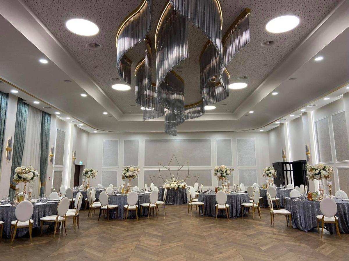 Debowy Dwor Hotel Ruda Rozaniecka Exterior photo